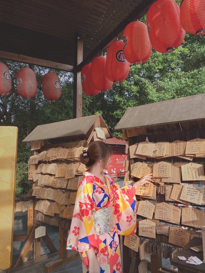 Ảnh selfie gương với ánh sáng tự nhiên luôn được yêu thích