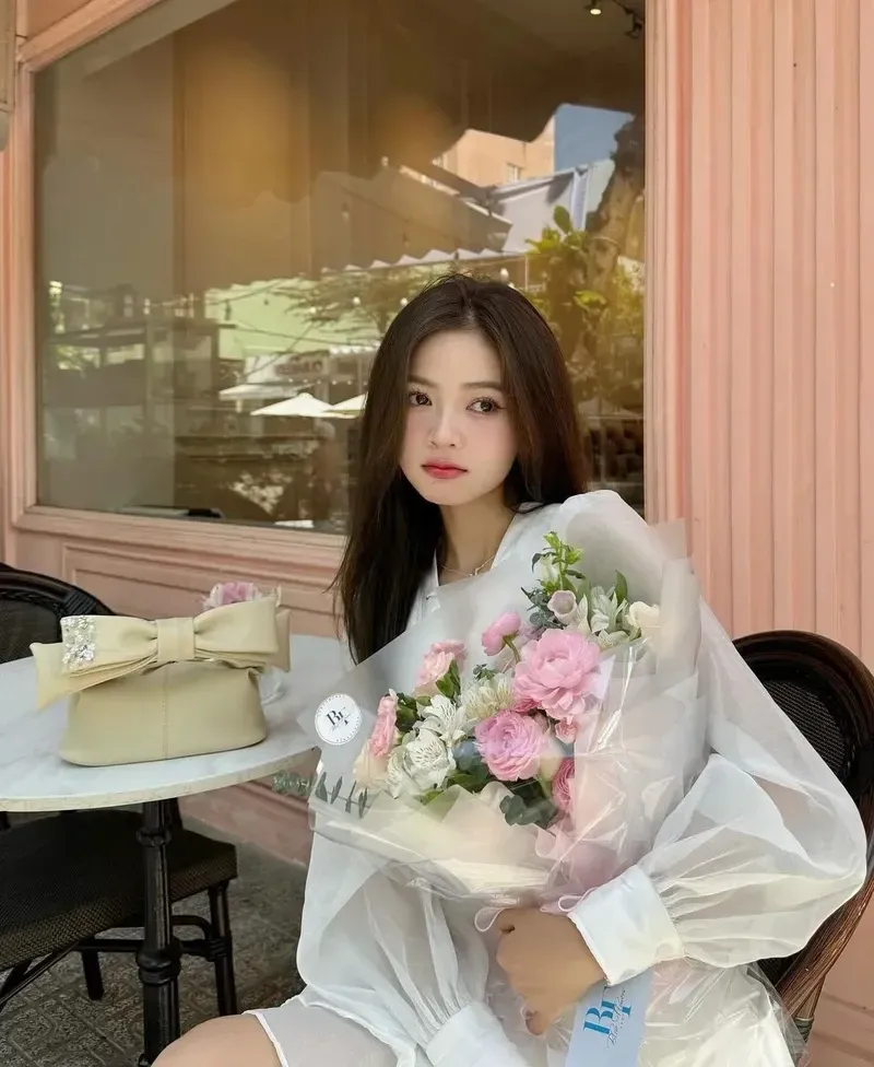 Fb gái xinh nổi bật với nét đẹp dễ thương, tự nhiên